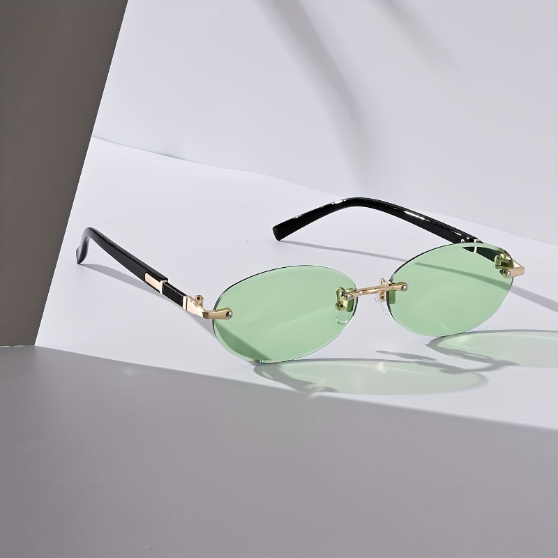 Sexy Small Oval Punk Sunglasse - Metal Photo Panel recension och pris